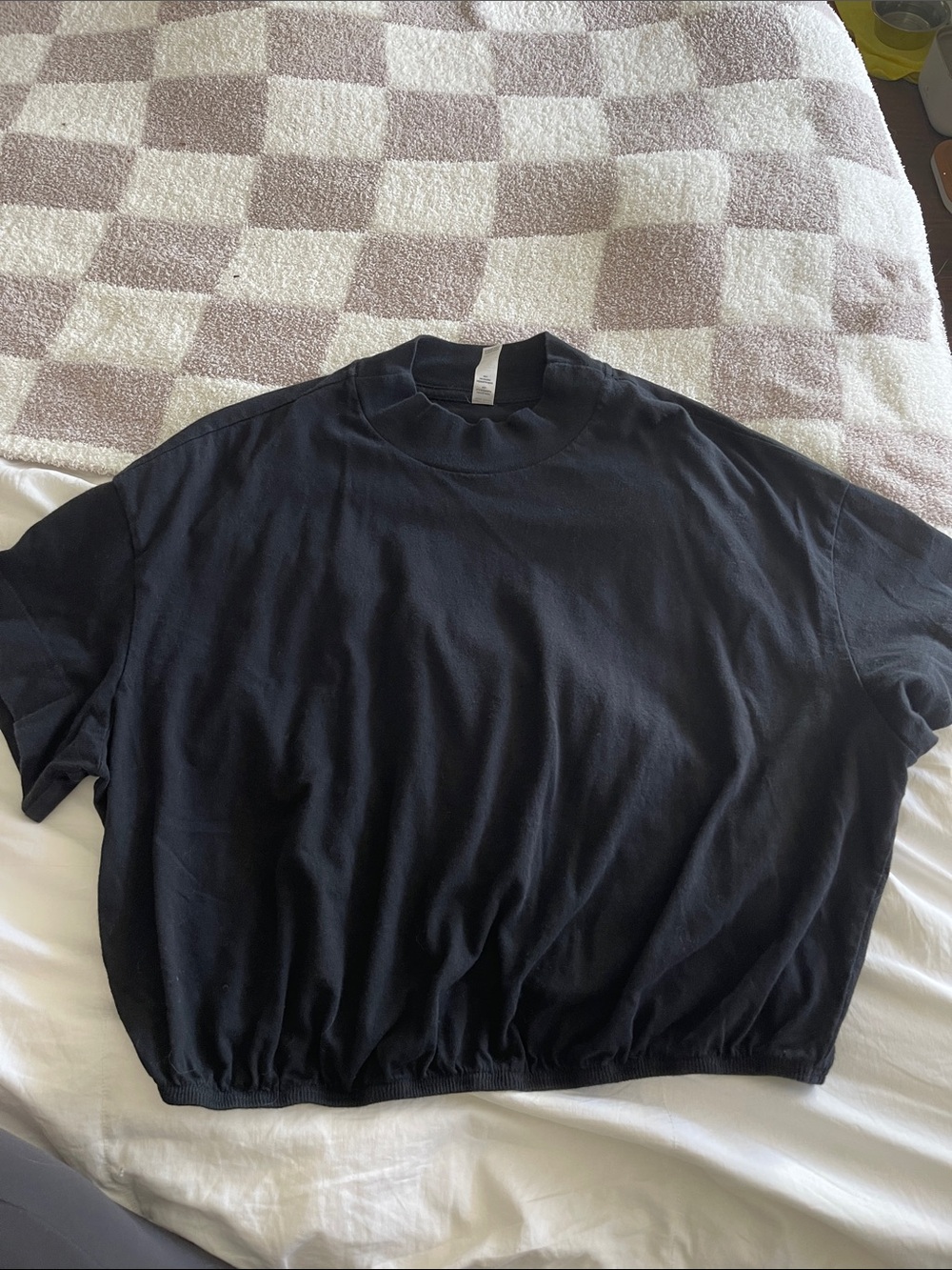 ALO Yoga Black Short-Sleeve Elastic-Hem Crew Tee